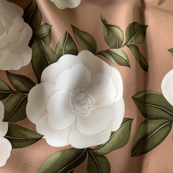 Authentic Chanel Camellia Scarf 90 with Box - Picture 7 of 8